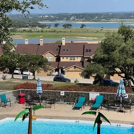 Appartement Lake Views, Sleeps 4, Pool, Pets Welcome!